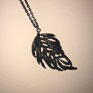Black feather adjustable Necklase